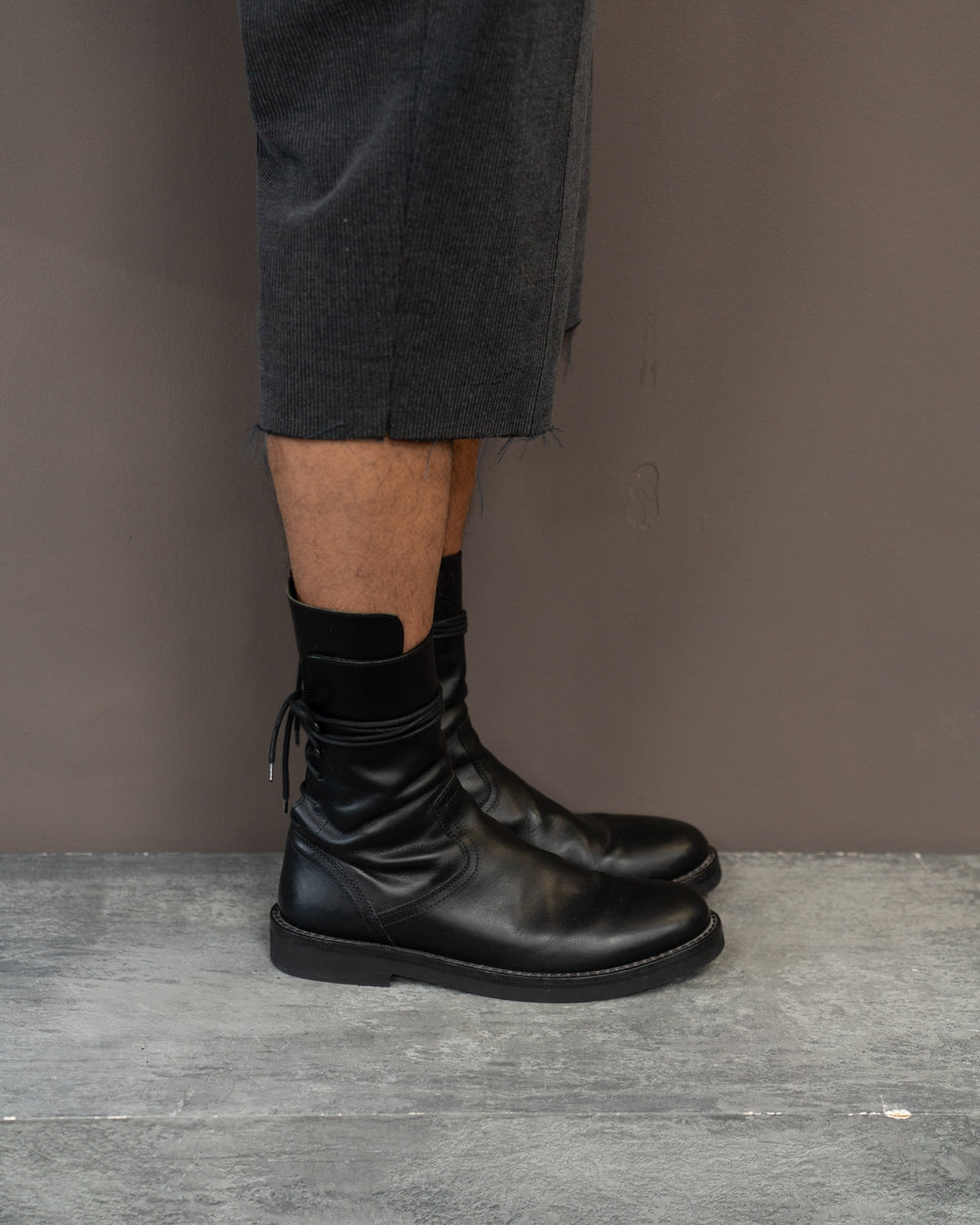 ANN DEMEULEMEESTER VITELLO LACE BACK BOOTS (EU 43)