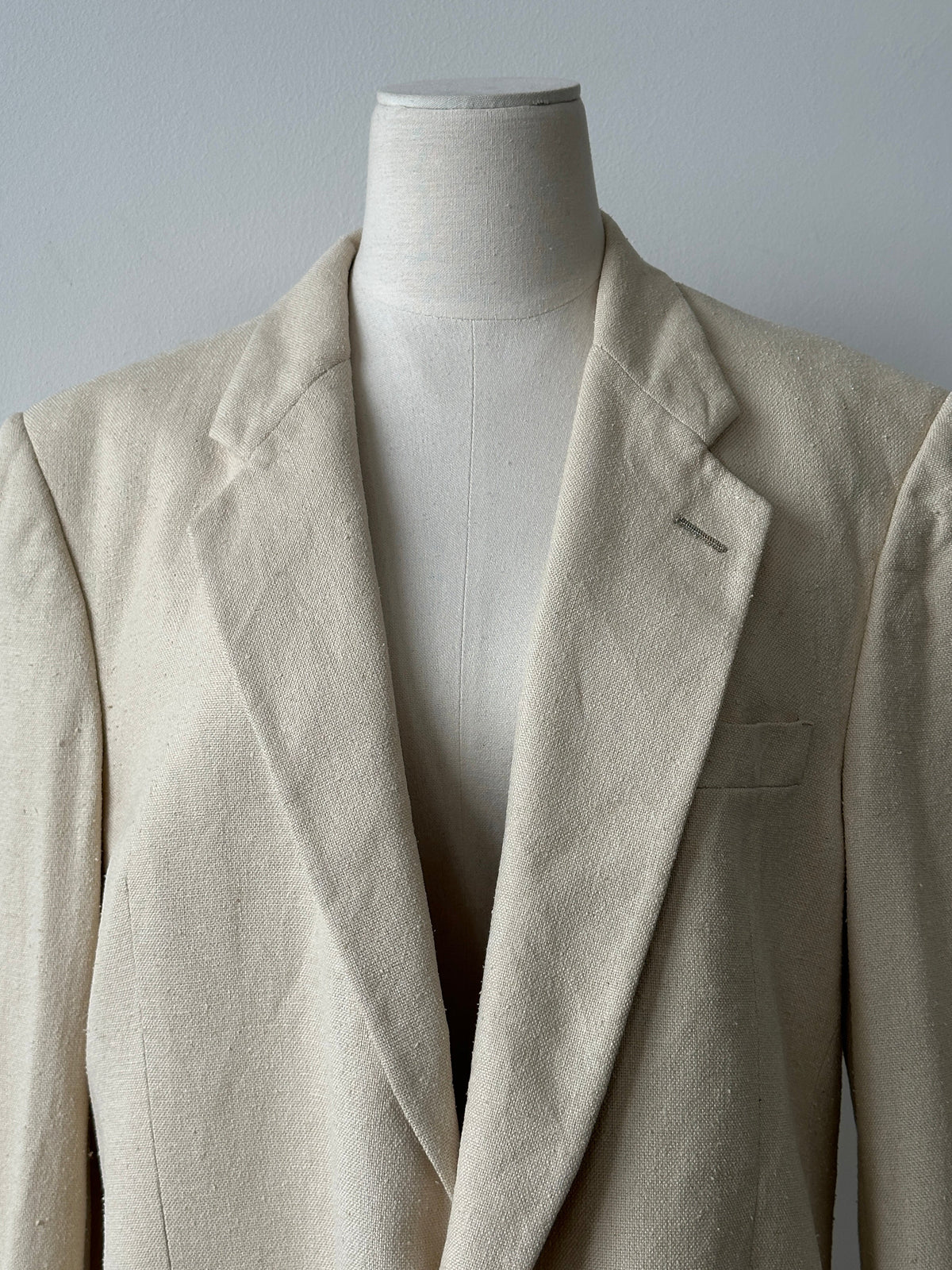 Christian Dior 1980s pure silk single-breasted blazer, tailored fit, navy blue with classic lapel and button details.