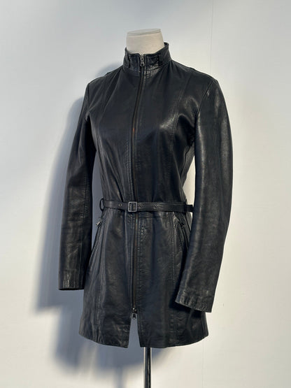 Vintage Italian 1990s double zip leather jacket with belt, size XS, showcasing classic leather texture and stylish design.