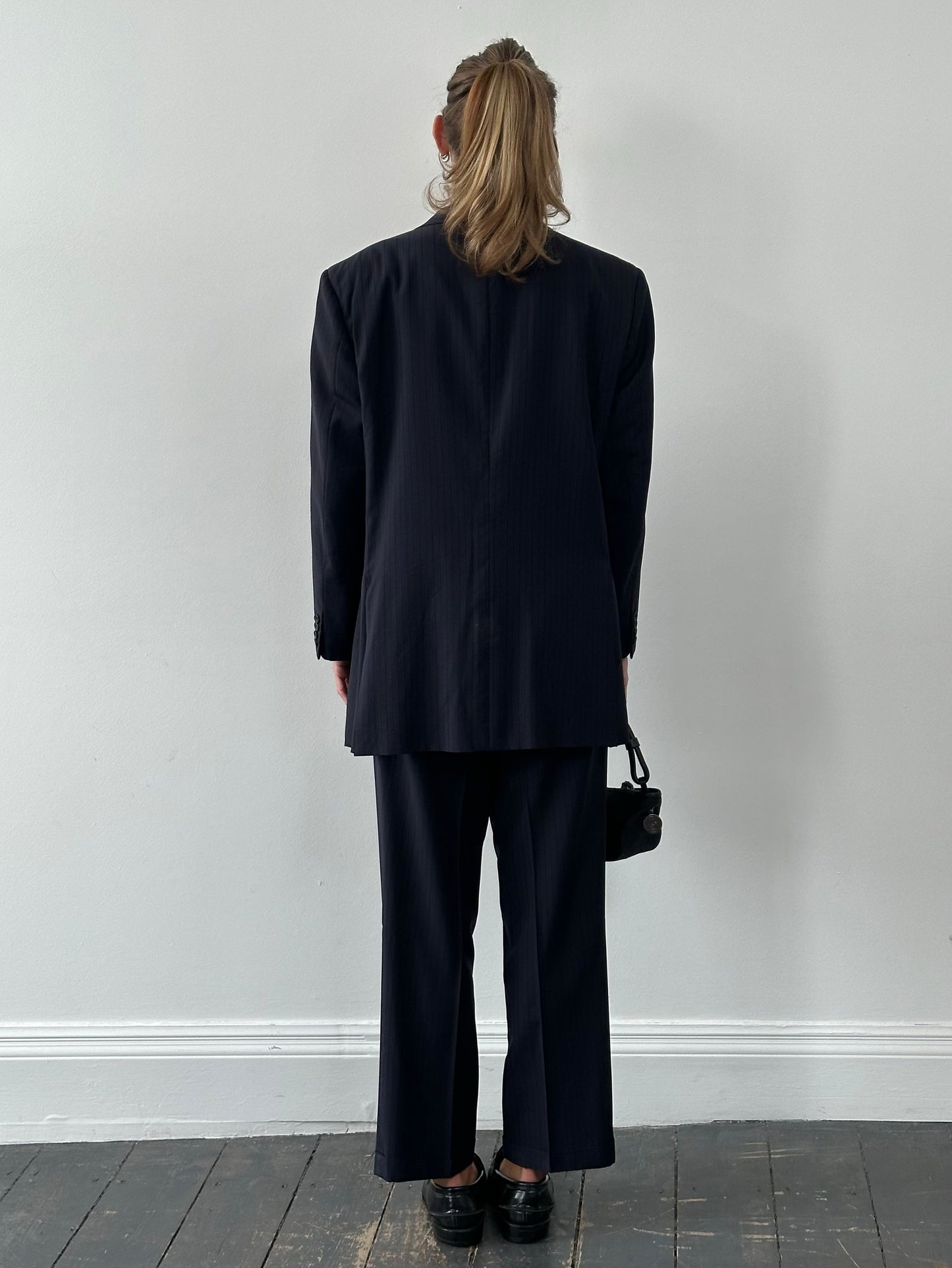 Burberry London 1990s pure wool striped suit, 42S/W34, tailored blazer and matching trousers in classic plaid pattern.