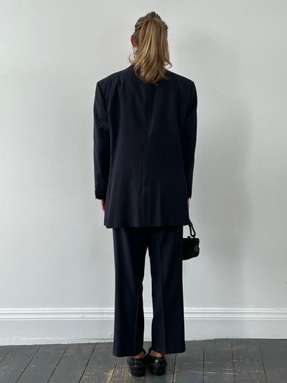 Burberry London 1990s pure wool striped suit, 42S/W34, tailored blazer and matching trousers in classic plaid pattern.