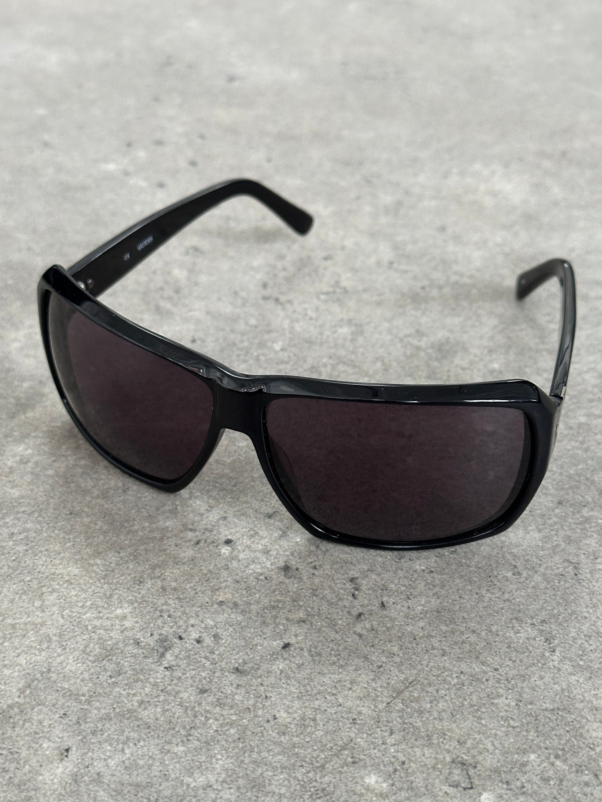 Guess 2000s Oversized Rectangular Sunglasses