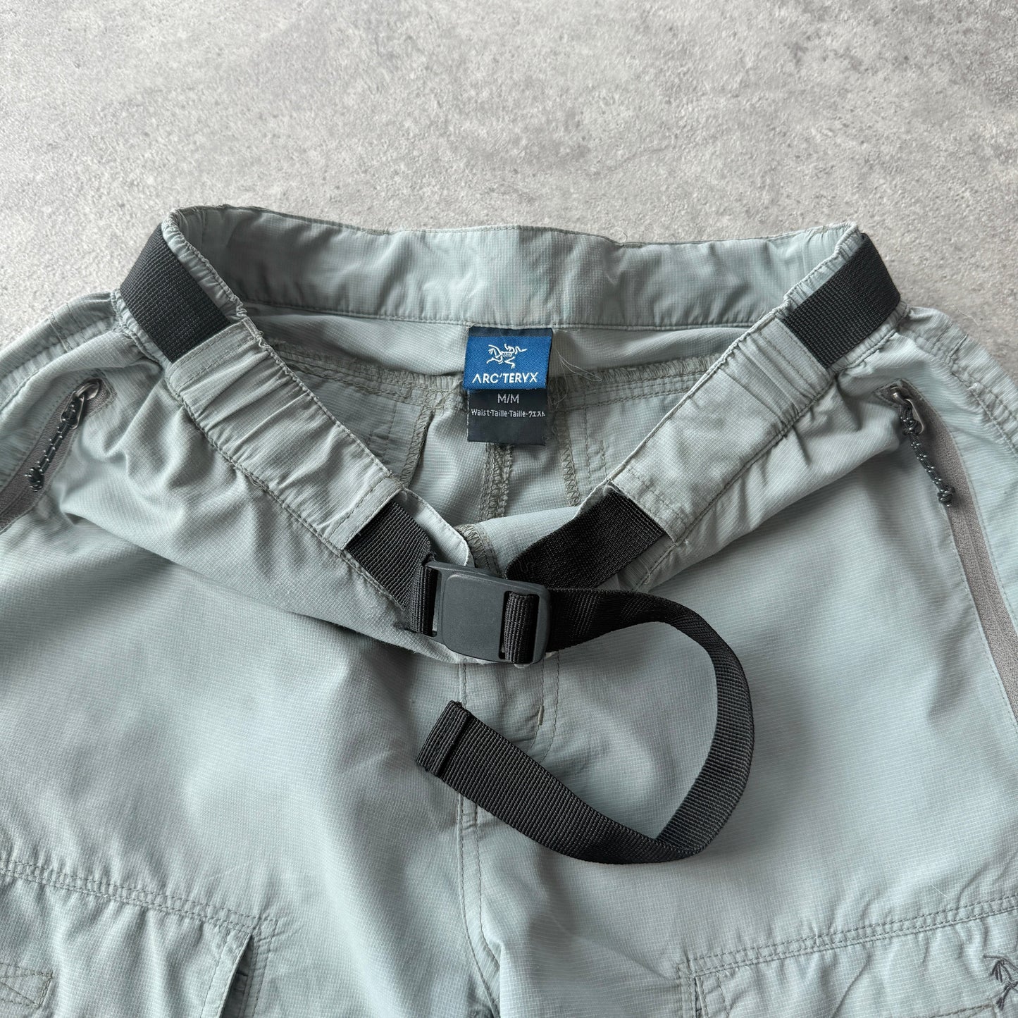 Arc’teryx 2000s convertible technical lightweight trousers (M)