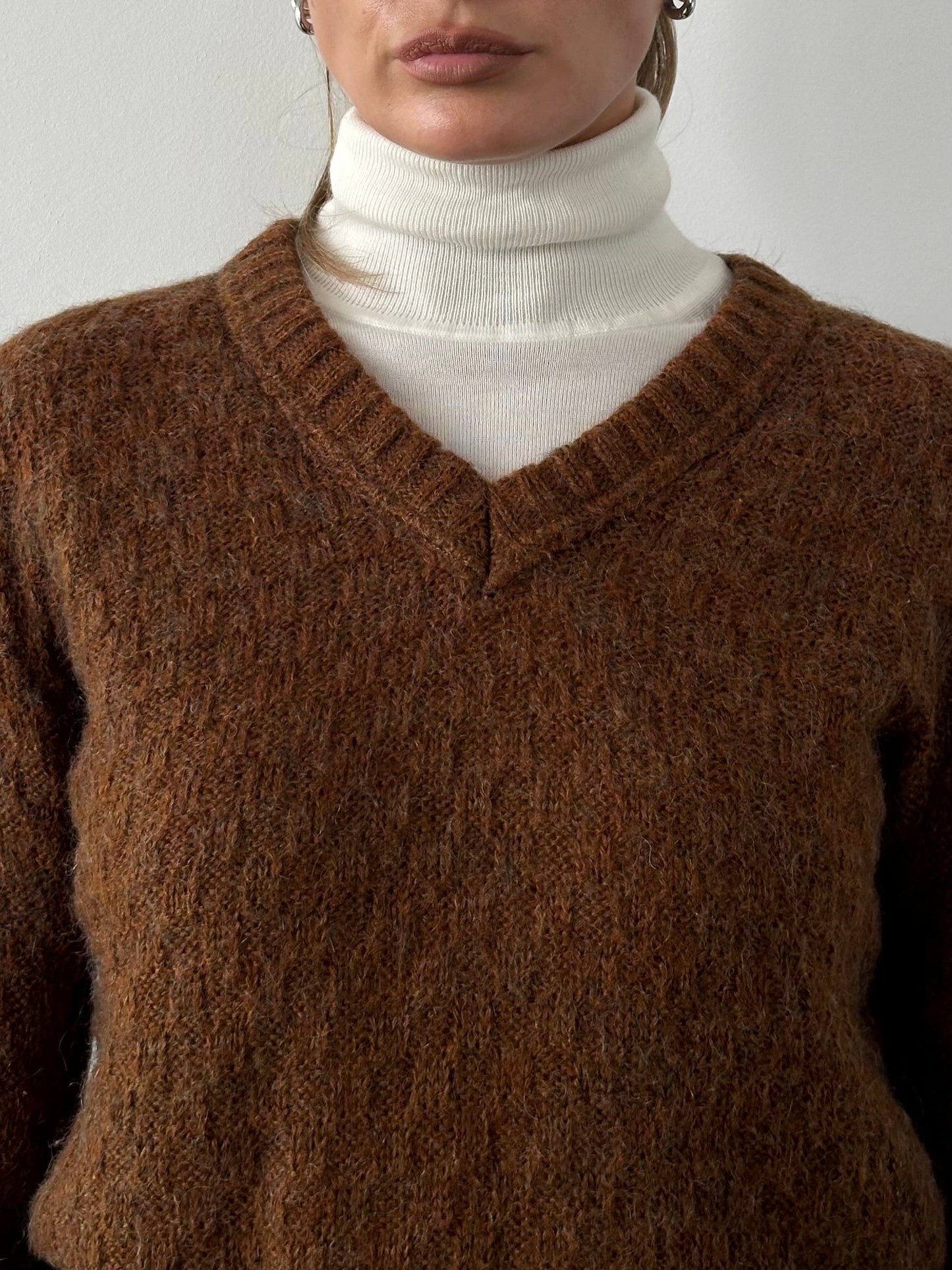 Italian Vintage Wool V Neck Knitted Jumper - M