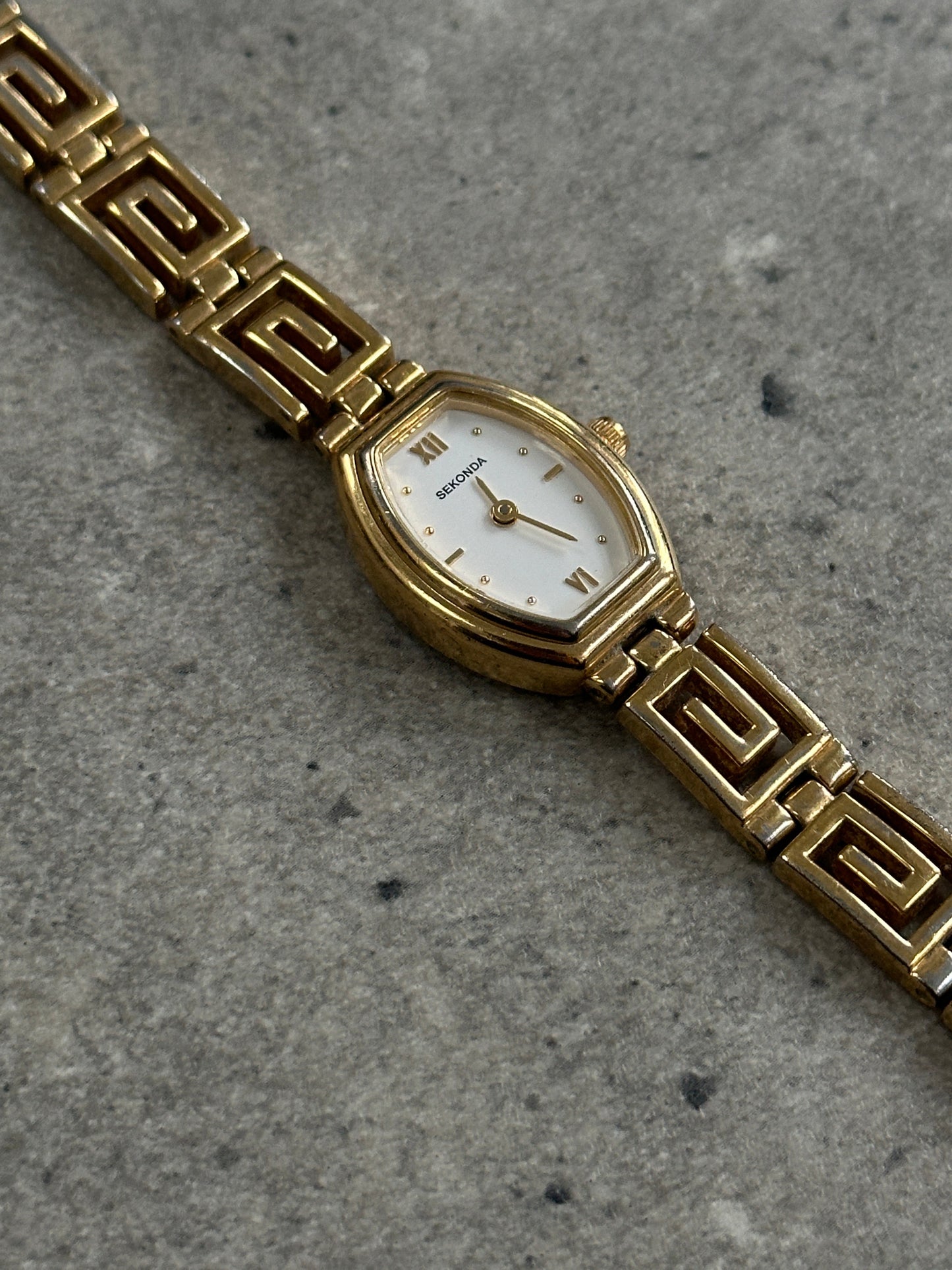 Sekonda 1990s Oval Gold Tone Geometric Quartz Watch
