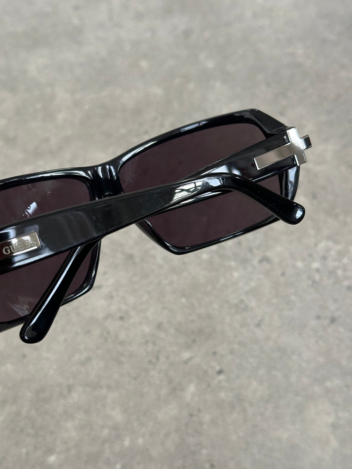 Guess 2000s Oversized Rectangular Sunglasses