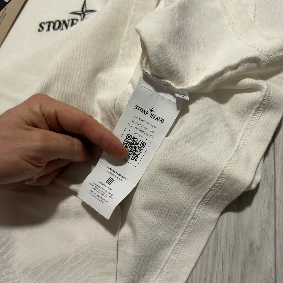 Stone Island Familia T-Shirt | Medium, White