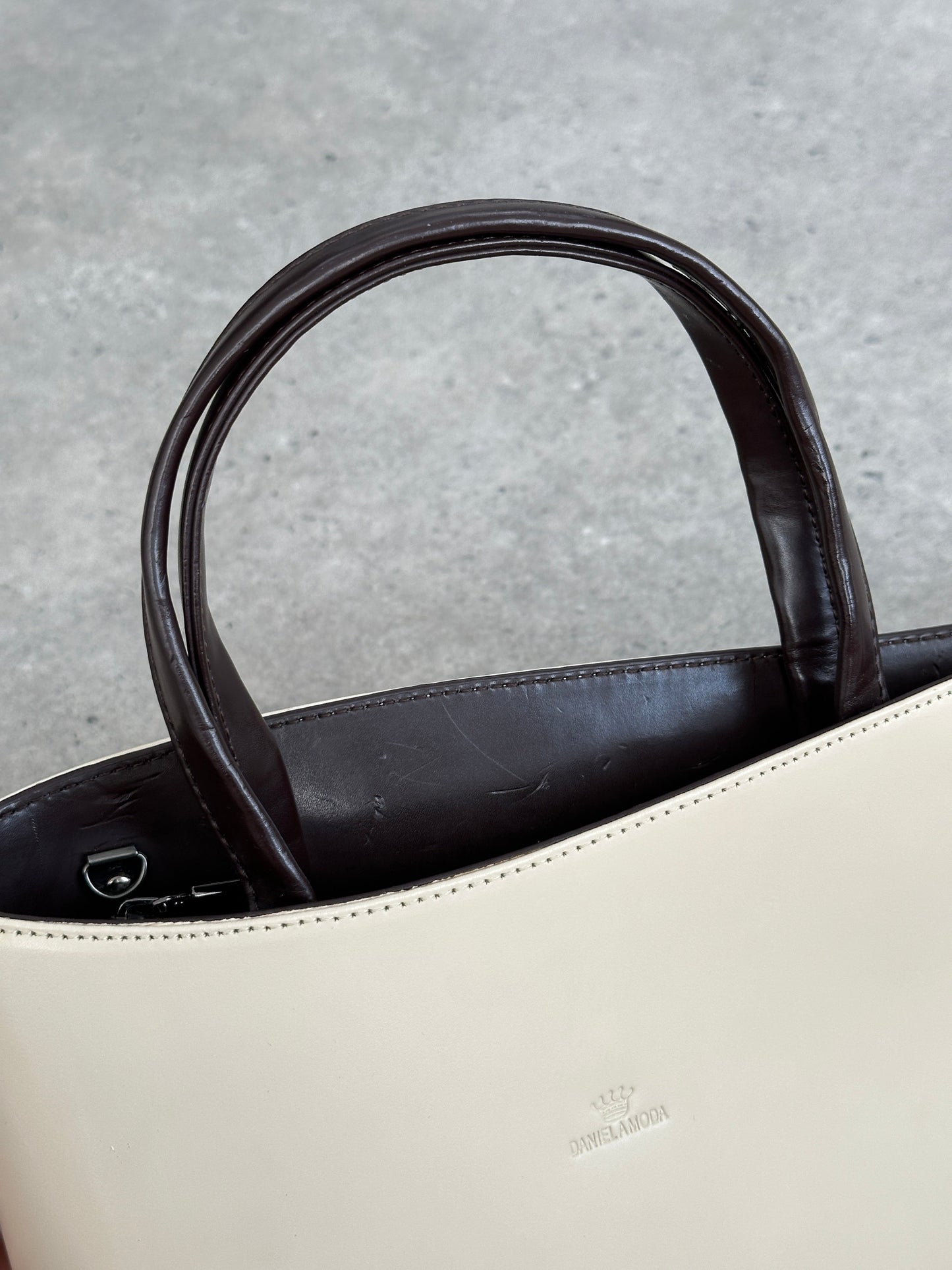 Italian Vintage 2000s Curved Leather Hand Bag