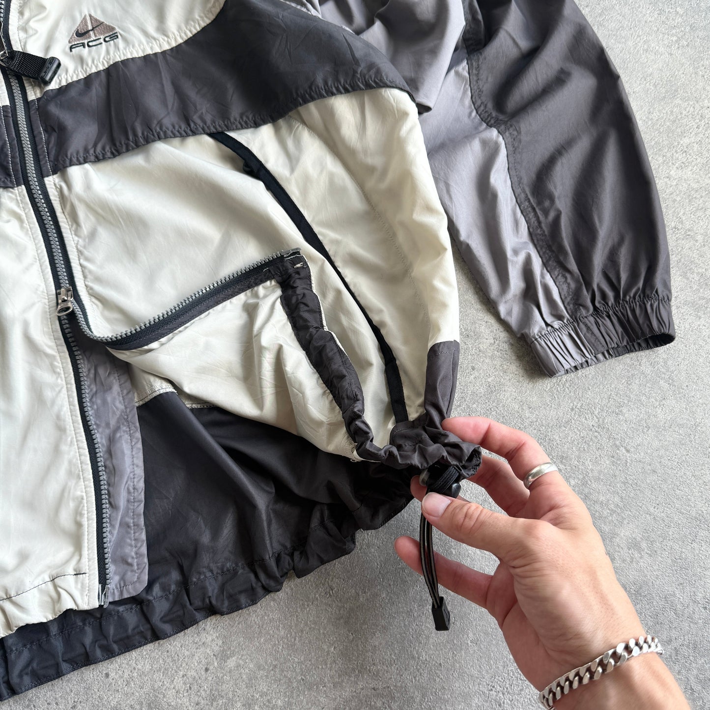 Nike ACG 1990s technical lightweight waterproof jacket (M)