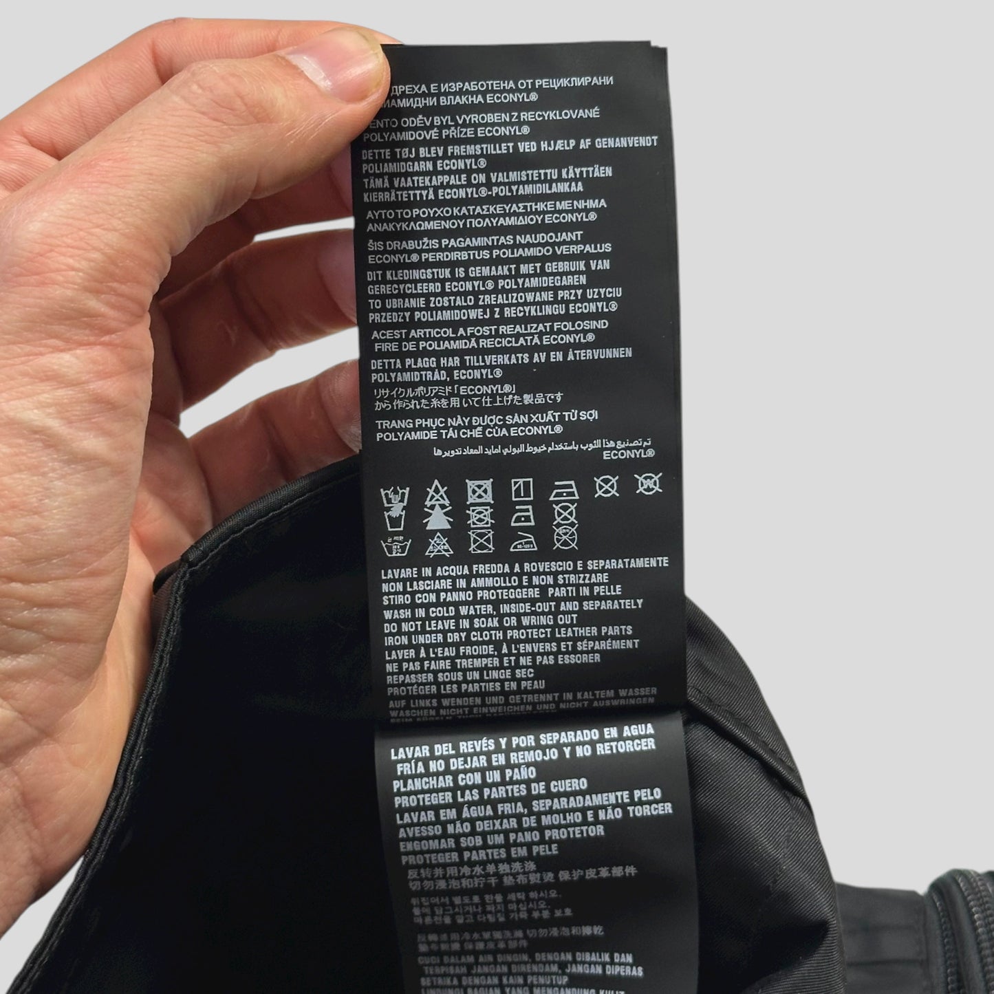 Prada 2023 Re-nylon Plaque Logo Bermuda Cargo Shorts - L