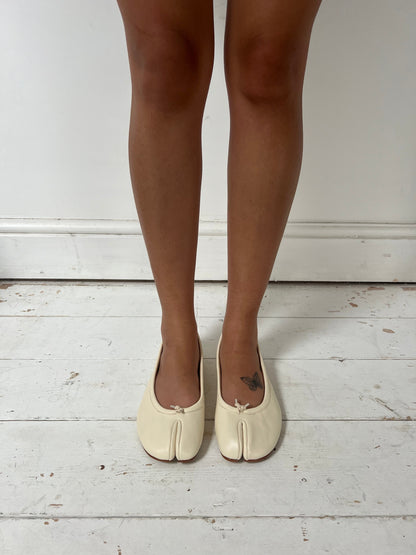 MARGIELA TABI BALLET FLATS | Default Title, Cream