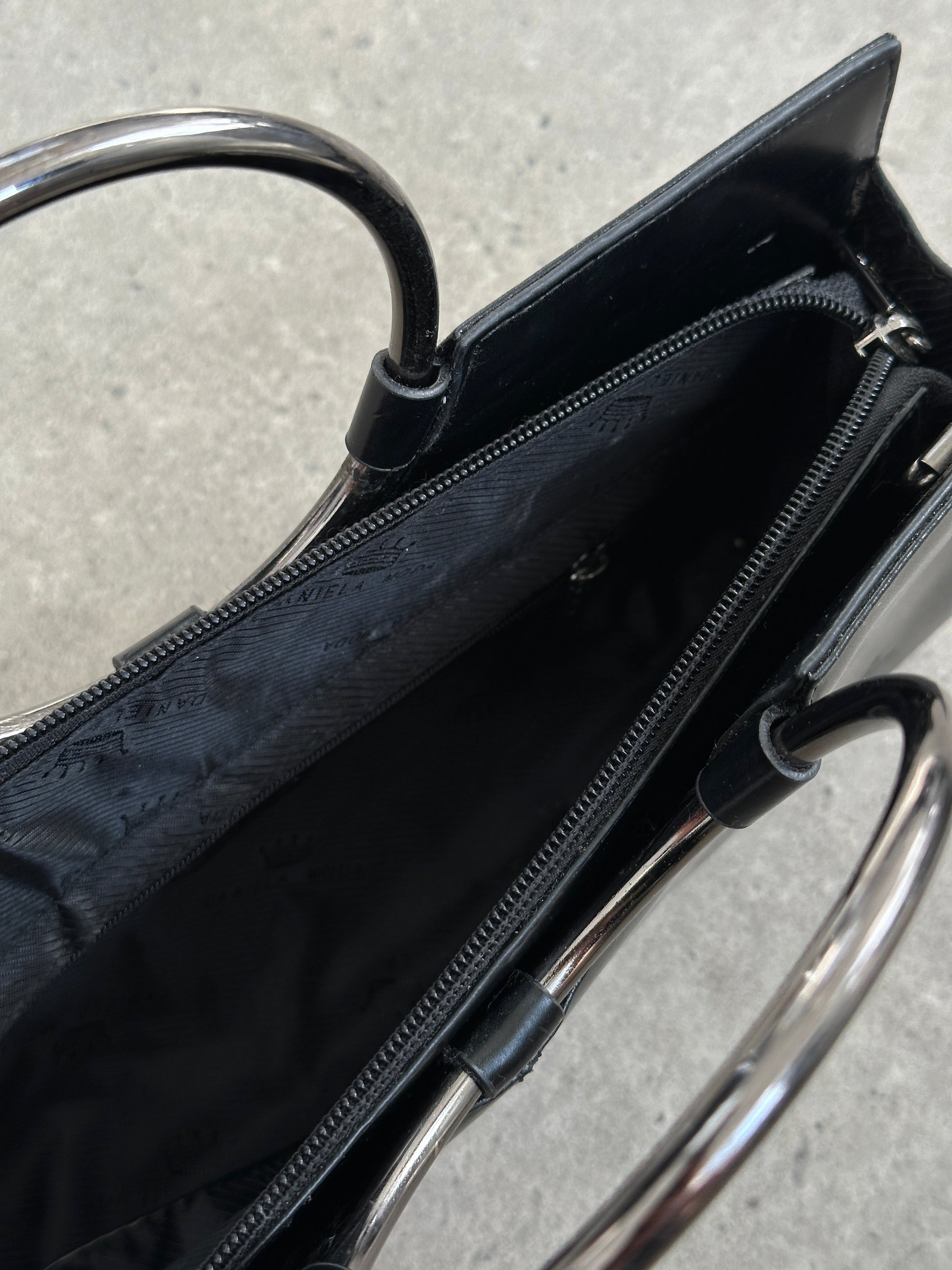 Vintage 2000s Leather Minimal Ring Bag