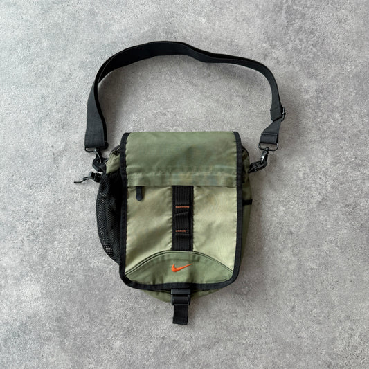 Nike 1990s cross body utility bag (11”x10”)