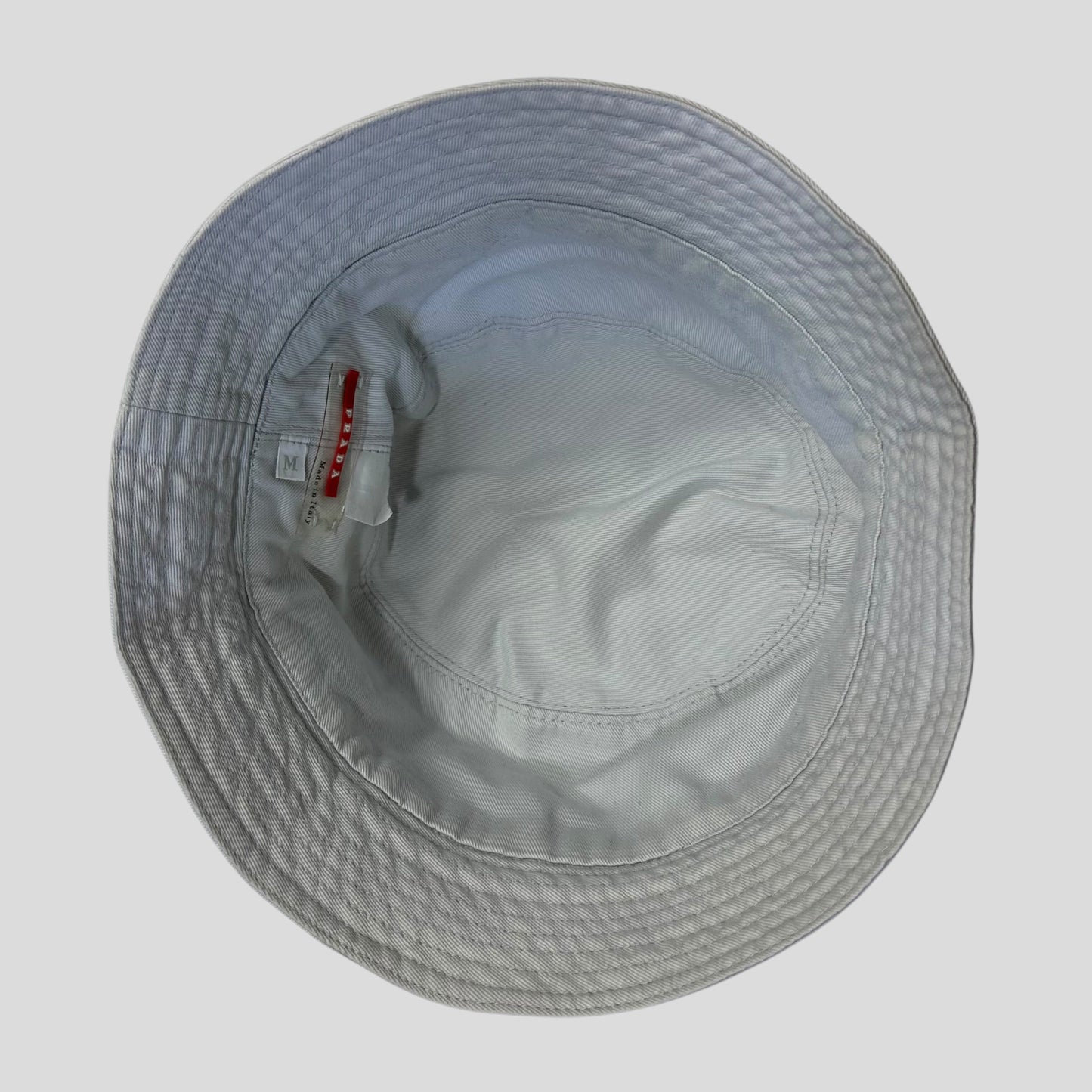 Prada Sport 1999 White Cotton Red Rubber Tab Bucket Hat - M | O/S, Red