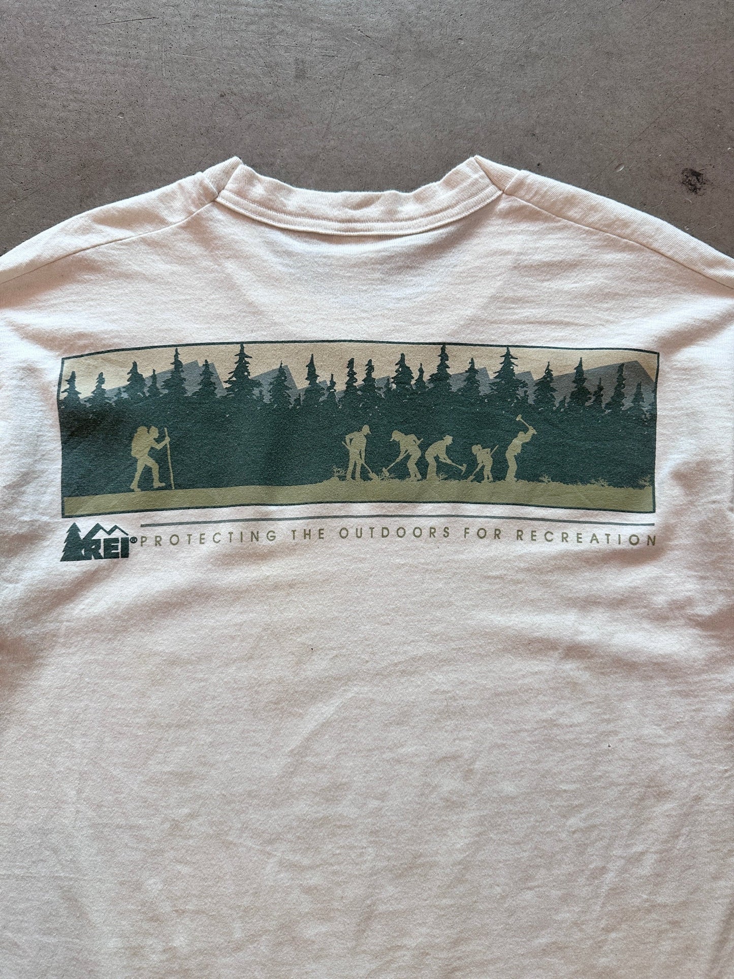 1995 REI Service Project T-Shirt - L | Beige, Red