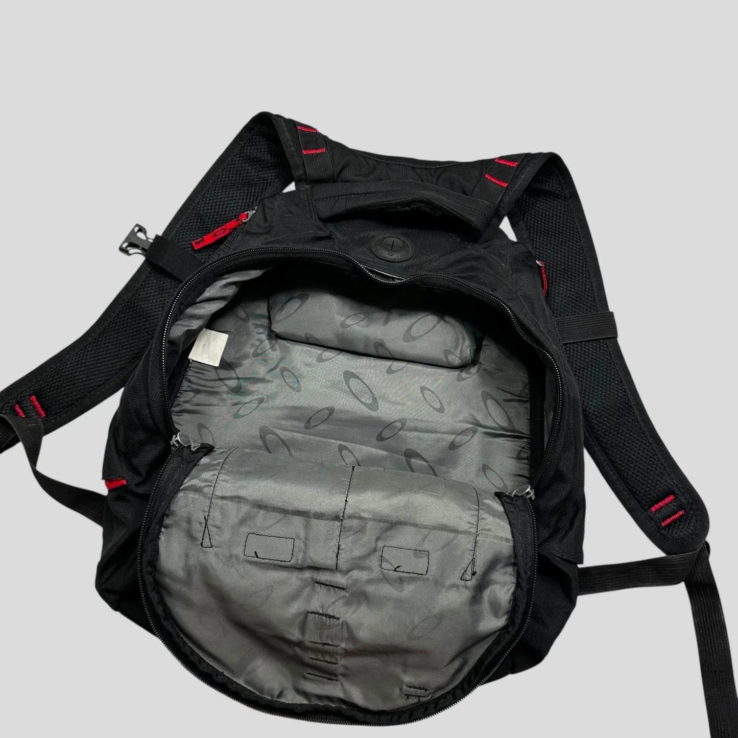 Oakley 00’s Technical MP3 Backpack
