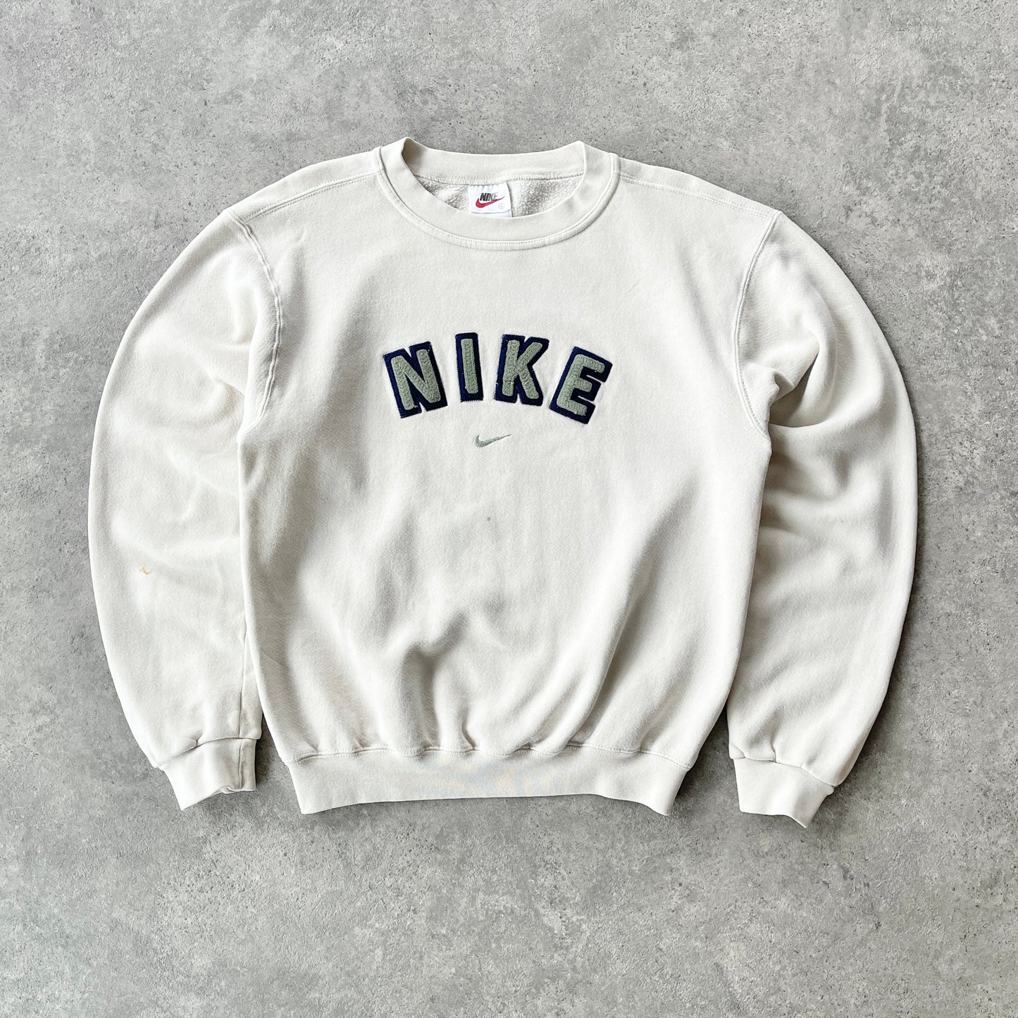 Nike RARE 1990s heavyweight embroidered spellout sweatshirt (S)