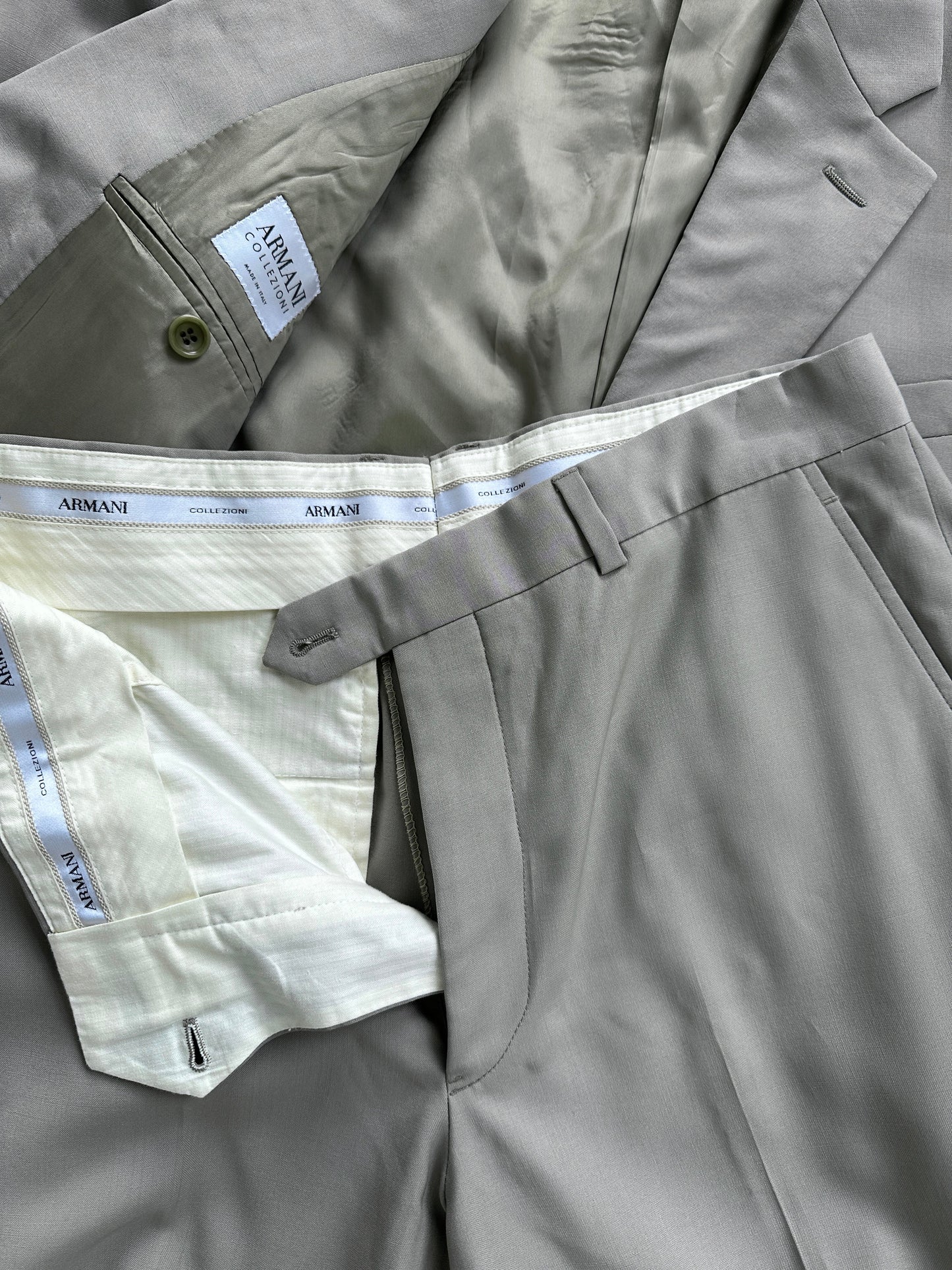 Armani Collezioni Pure Wool Single Breasted Suit - 40R/W30