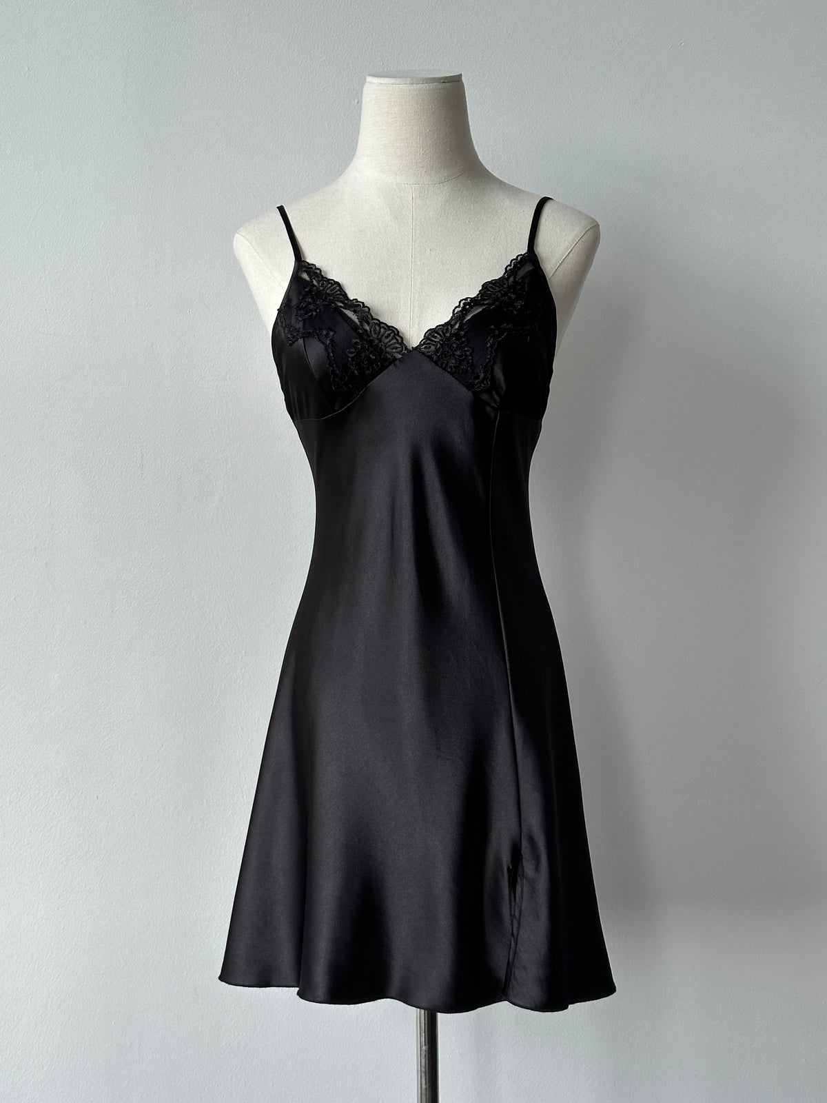 Vintage 2000s Satin Lace Sleevless Mini Slip Fitted Dress - XS