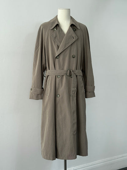 Ralph Lauren Chaps 1990s belted trench coat in XL-XXL, beige color, classic design with waist belt and double-breasted buttons.
