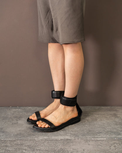 ANN DEMEULEMEESTER SANDALS (EU 40)