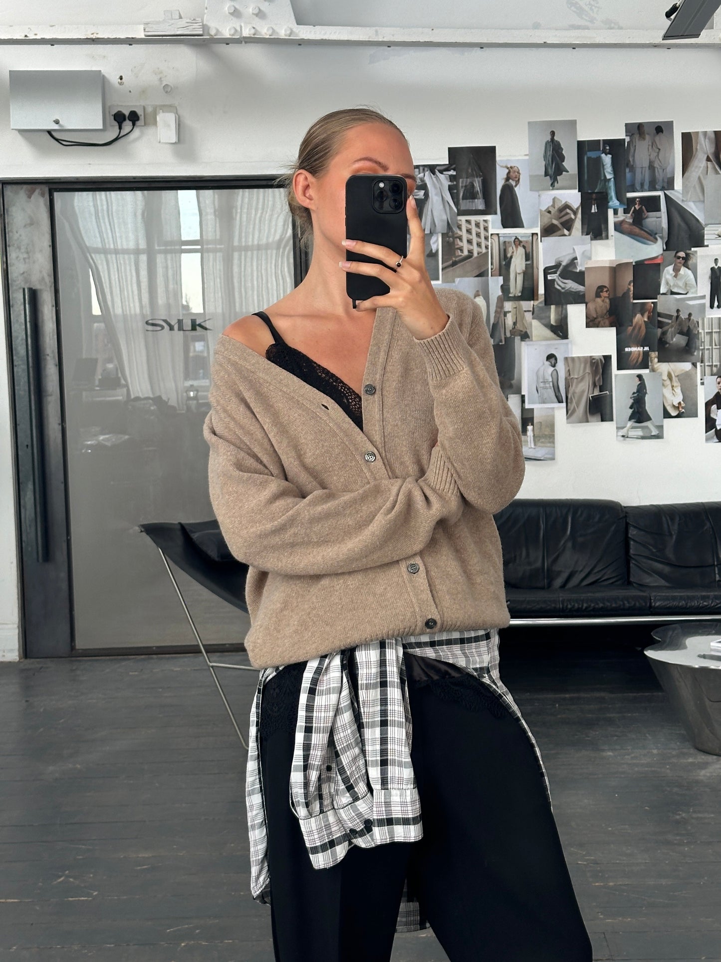 Italian Vintage 1990s Virgin Wool Knitted Cardigan - L