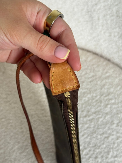 2006 Louis Vuitton Classic Pochette Accessoires Handbag | O/S, Brown