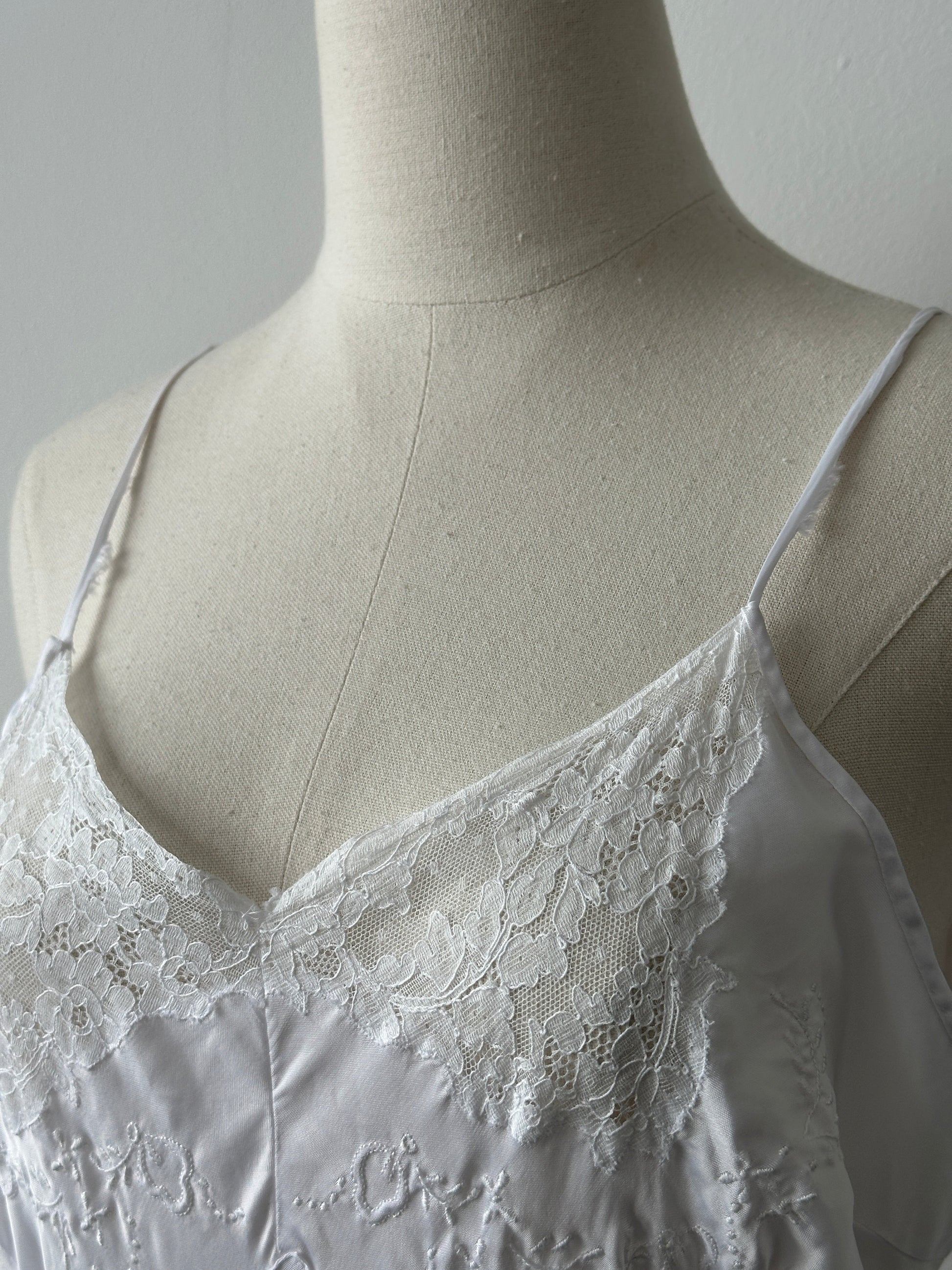 Vintage 2000s Satin Lace Sleeveless Floor Length Dress - M