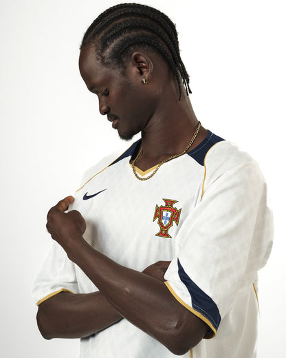2004-06 Portugal Away Shirt (L)