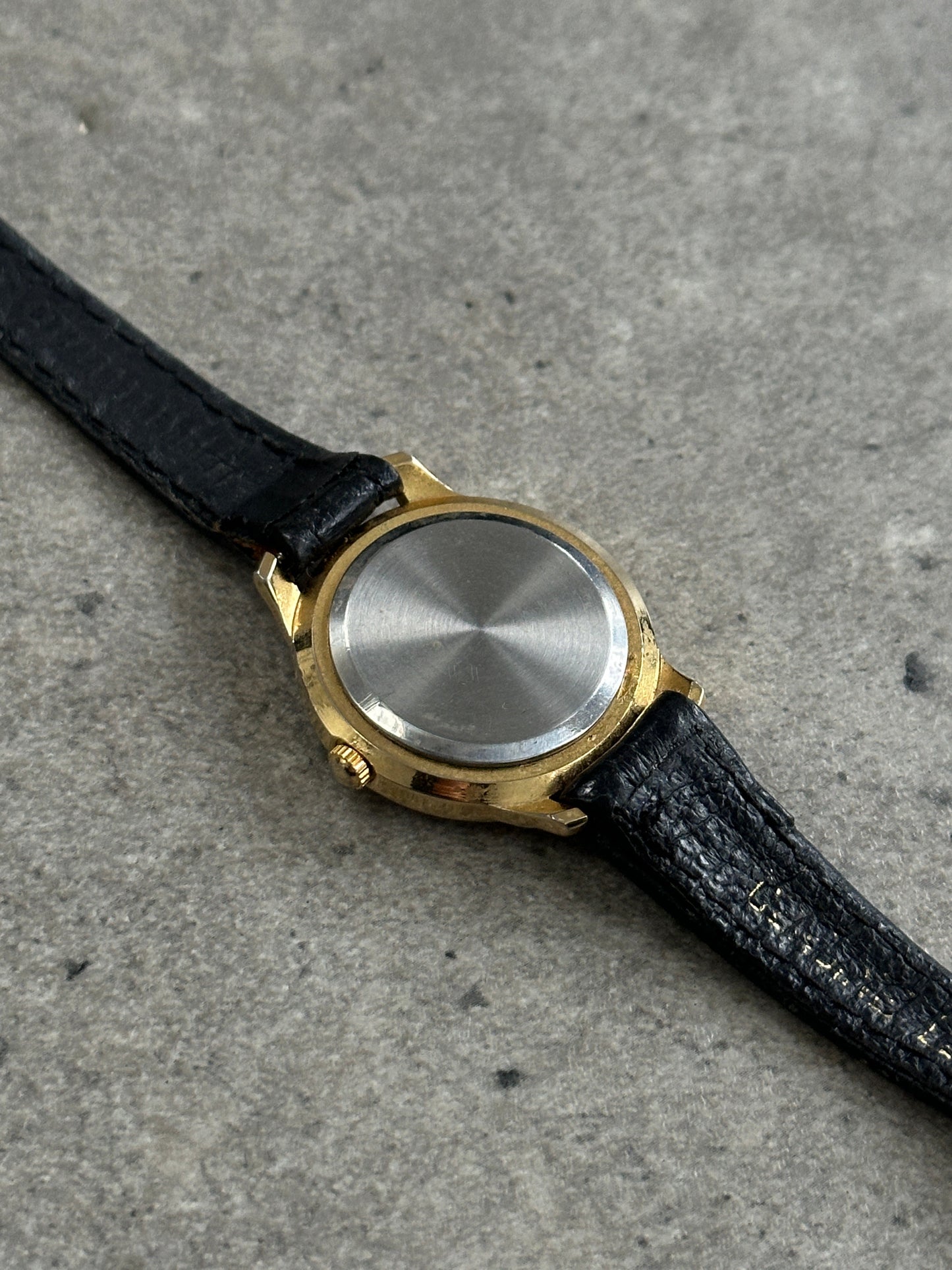 Vintage 1990s Gold Tone Round Quartz Watch