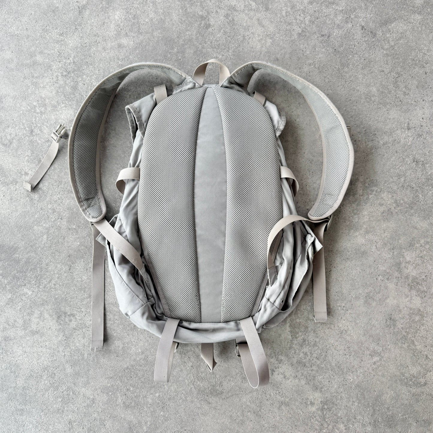 Nike ACG 1990s Steel City 35L backpack (22”x15”)