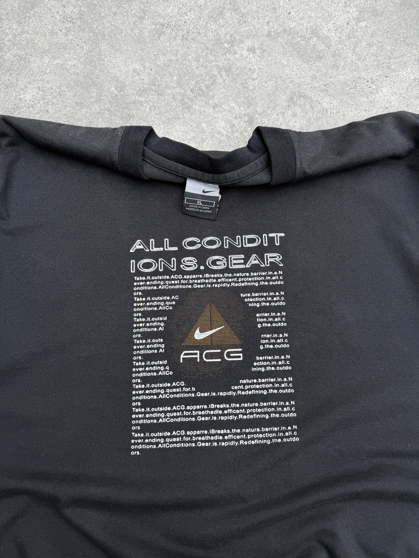 nike acg 2001 heavyweight graphic t-shirt (xl) | Default Title, Red