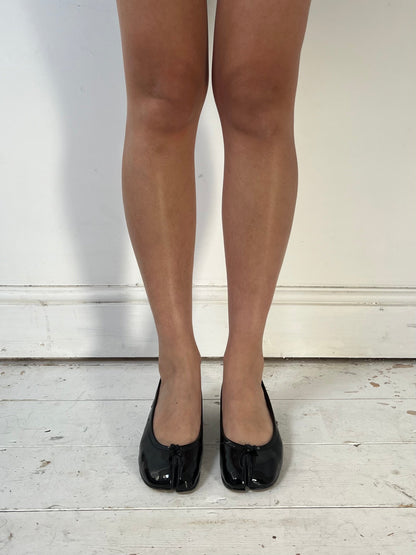 MARGIELA PATENT TABI FLATS (EU 37, FITS 38) | Default Title, Black