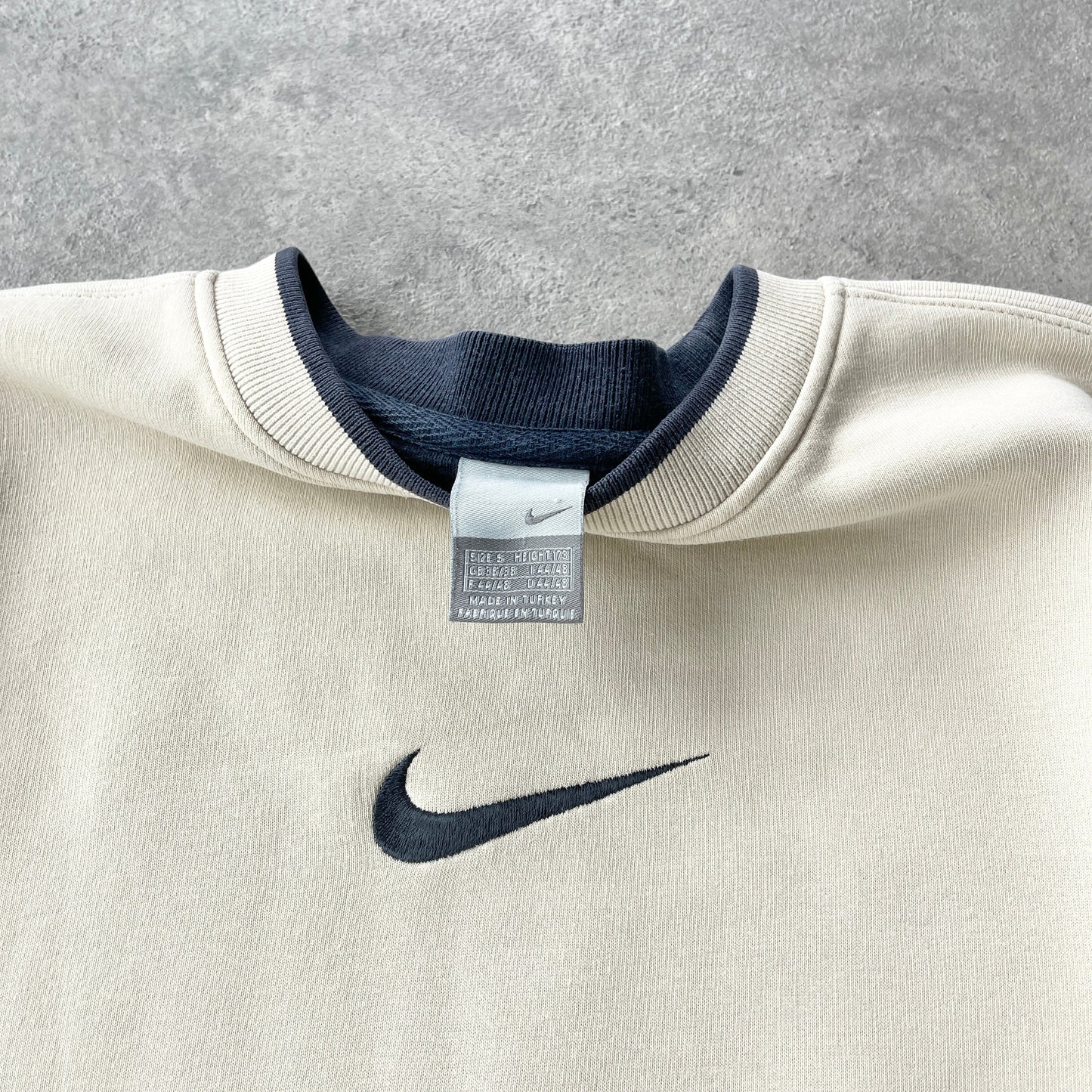Nike RARE 2000s heavyweight embroidered sweatshirt (S)