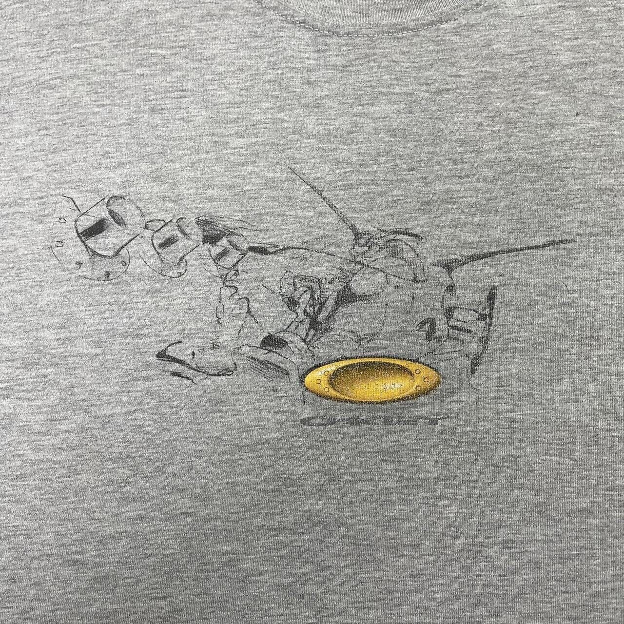 Vintage Oakley T-Shirt, Size Large | Oakley, Grey