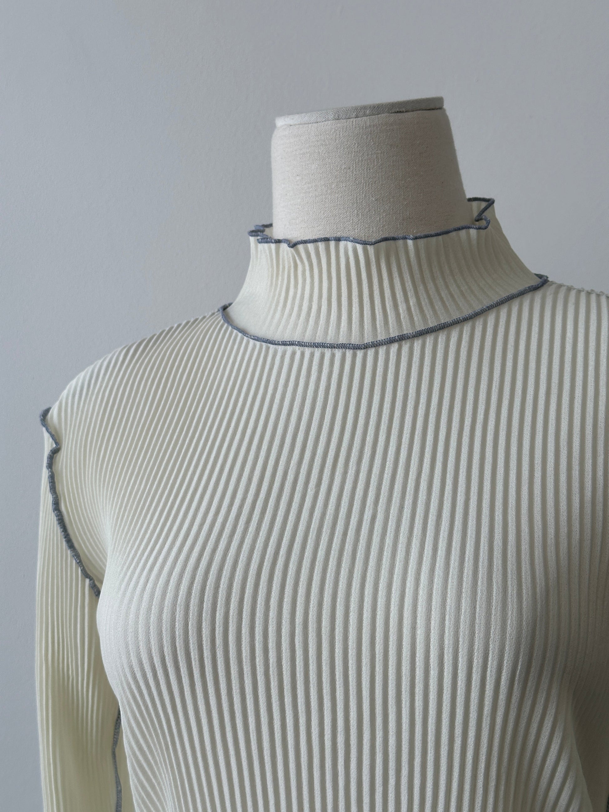 Vintage 2000s Ribbed High Neck Top - S