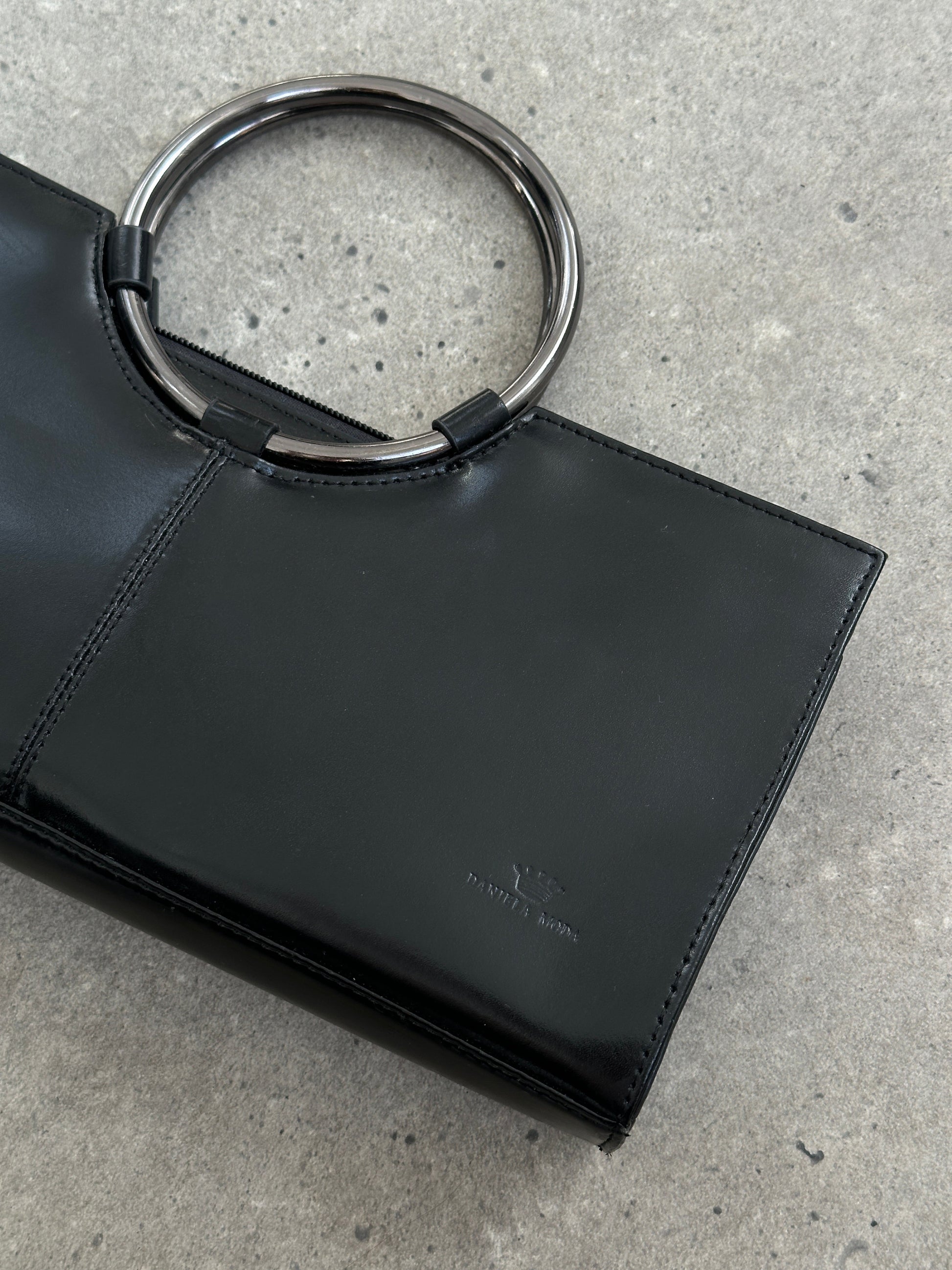 Vintage 2000s Leather Minimal Ring Bag