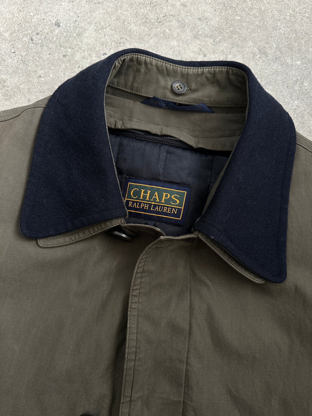Ralph Lauren Chaps 1990s wool collar cotton trench coat, size L, featuring classic design and button details.