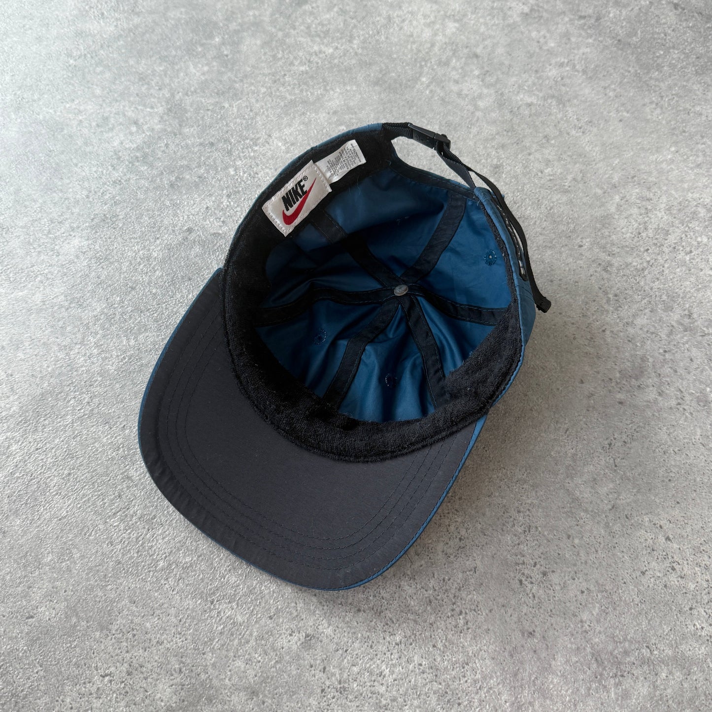 Nike ACG 1990s technical rubber logo cap