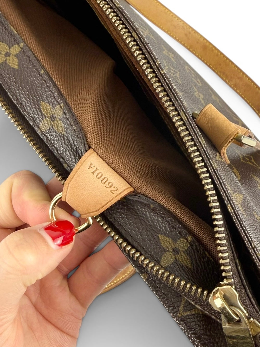 https://cdn.shopify.com/s/files/1/0812/5268/0004/files/51503BFB-F969-4BFB-B820-F36F42532095.jpg?v=1777299752