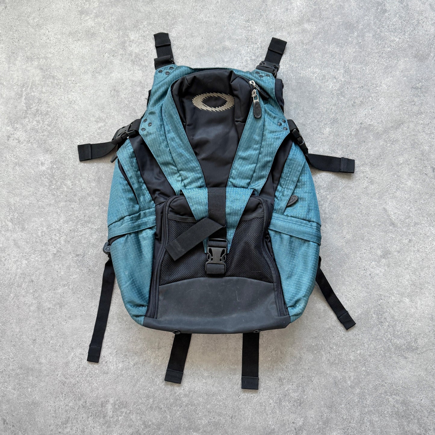 Oakley Software 2000s technical utility backpack (22”x18”)