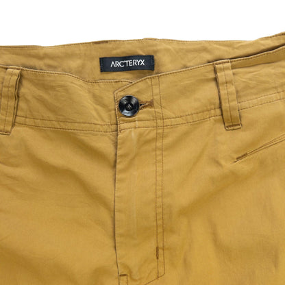 Vintage Arcteryx Shorts Size W39