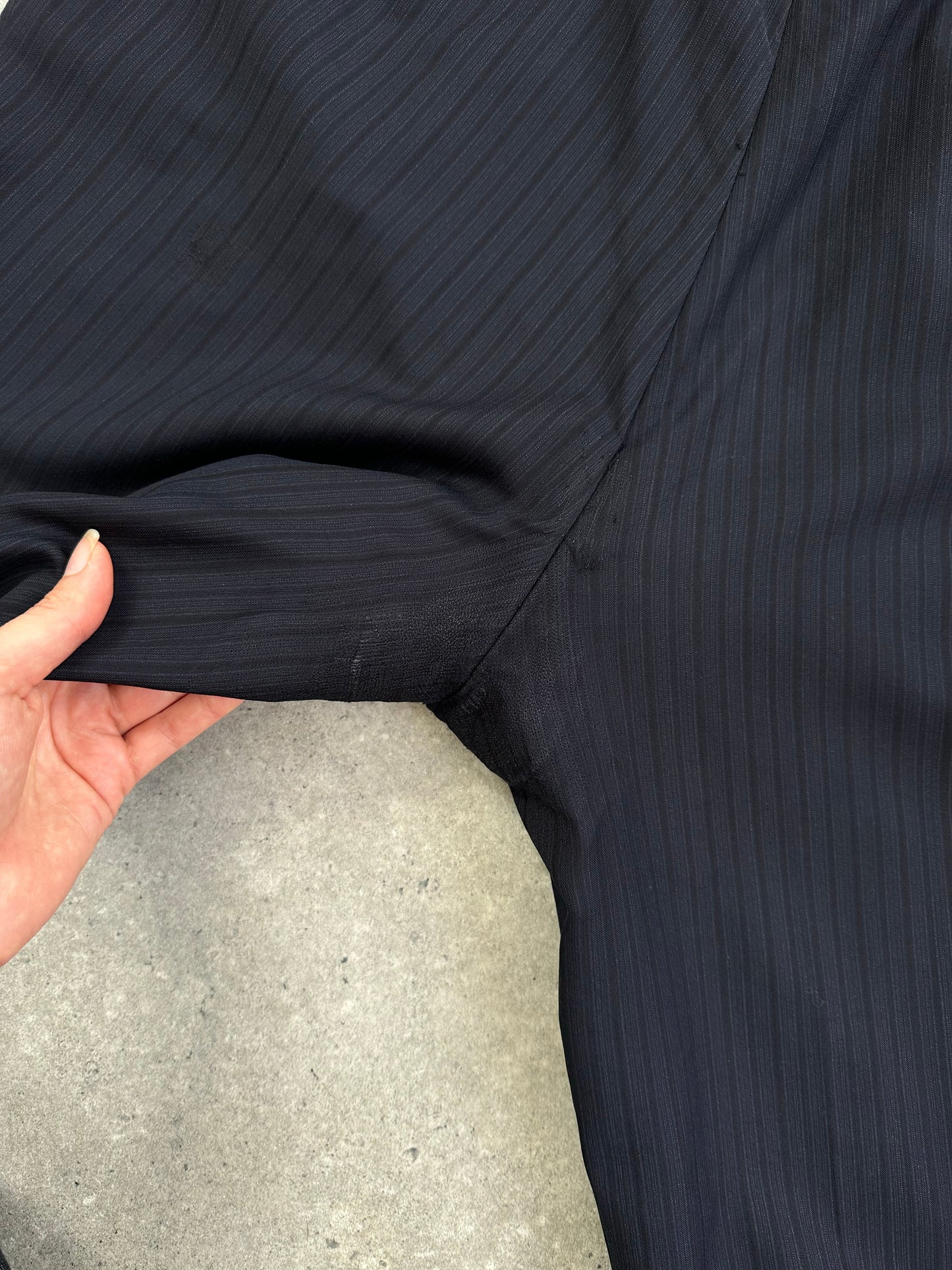 Burberry London 1990s pure wool striped suit, 42S/W34, featuring tailored blazer and matching trousers in classic British style.
