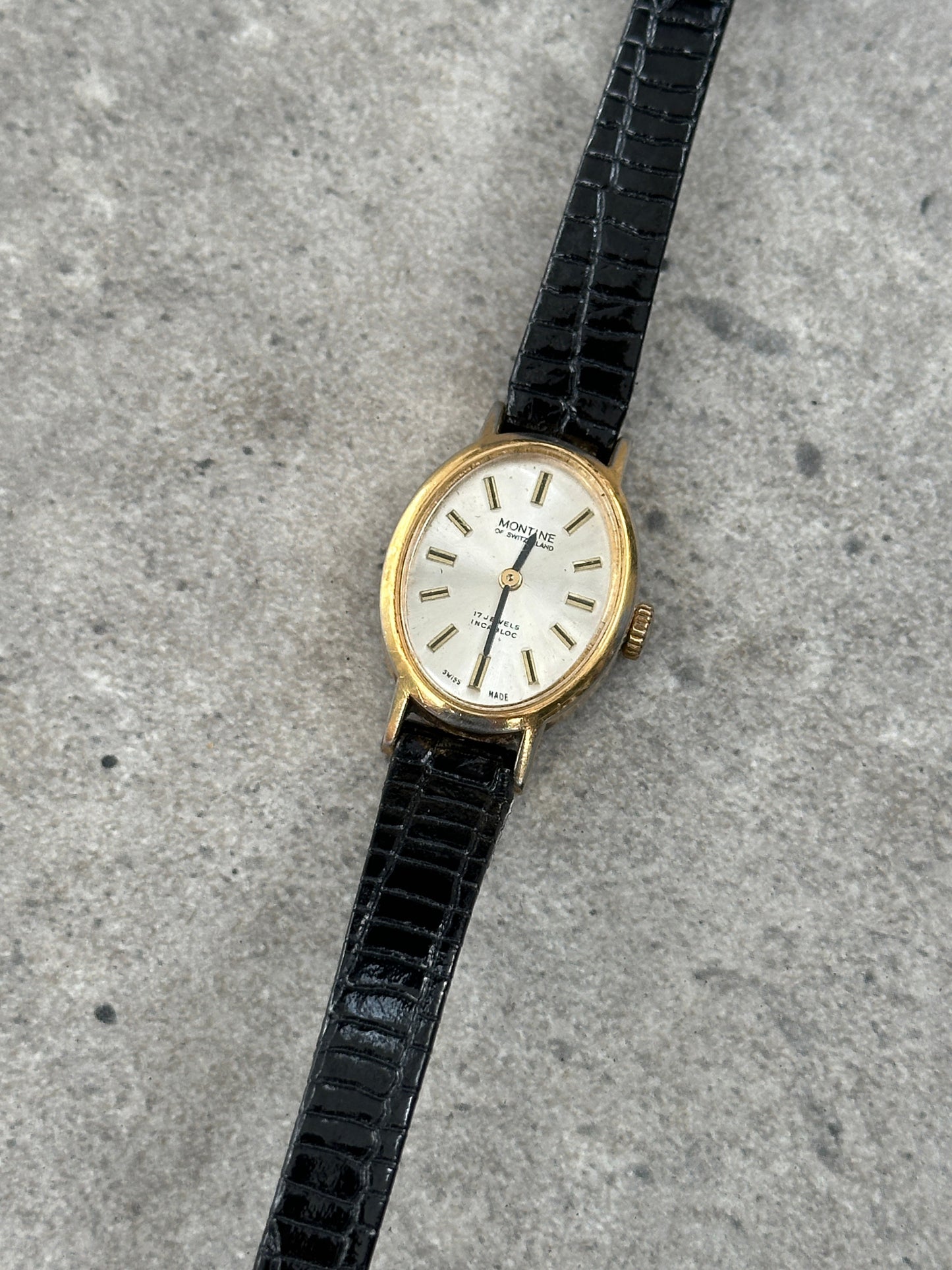 Vintage Montine 1980s Swiss Gold Tone 17 Jewel Leather Watch