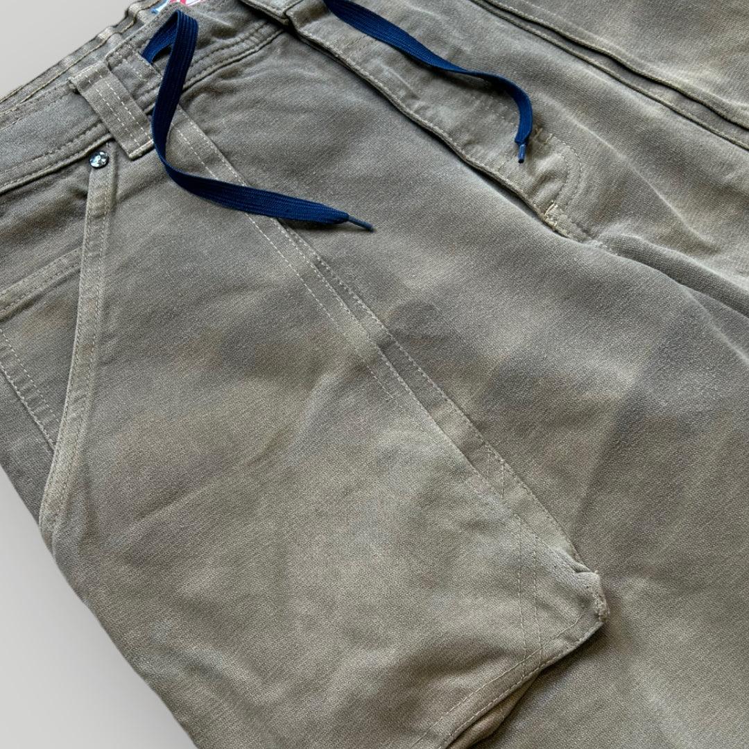 Quicksilver 00’s Cargo Jorts 36”
