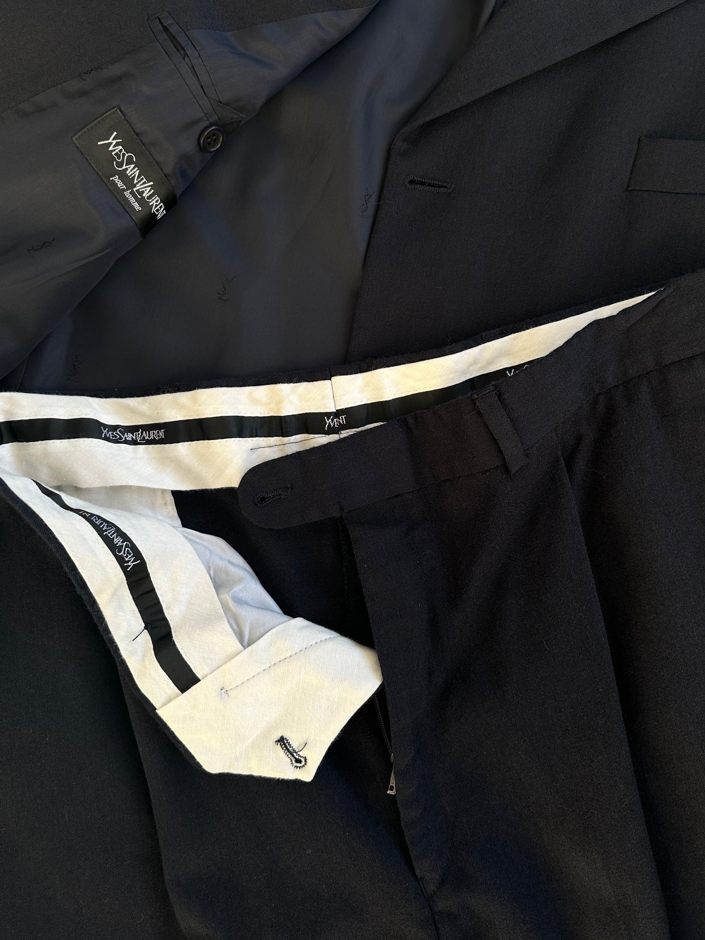 Yves Saint Laurent Pour Homme Pure Wool Single Breasted Suit - 48L/W36