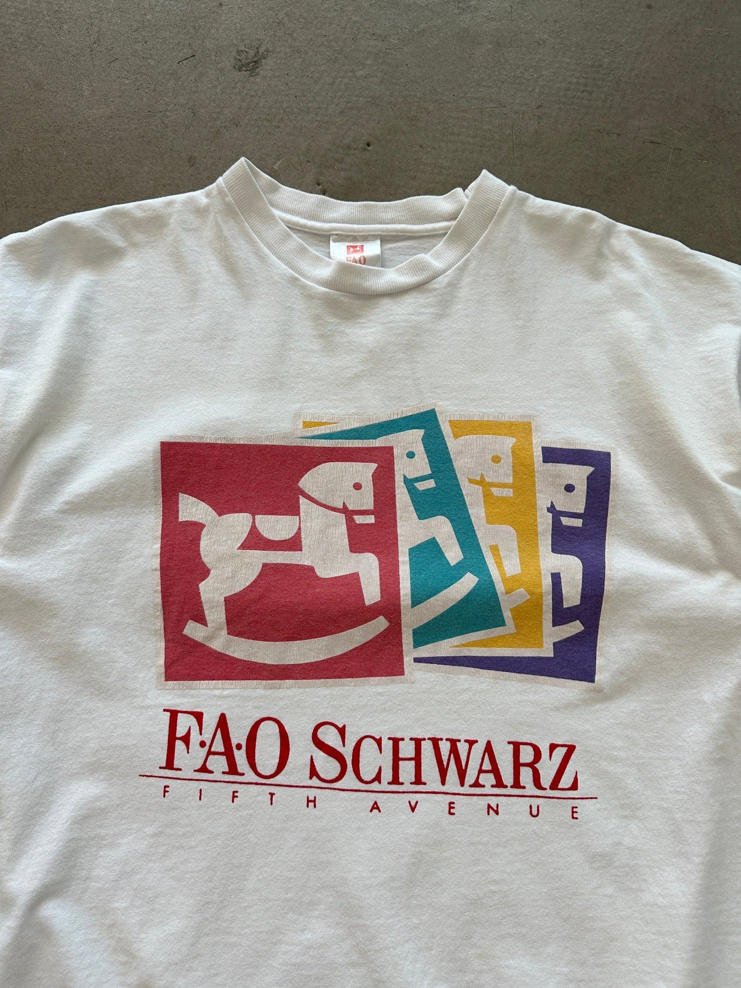 1990’s FAO Schwartz Toy Shop T-Shirt - XL | X-Large, Red