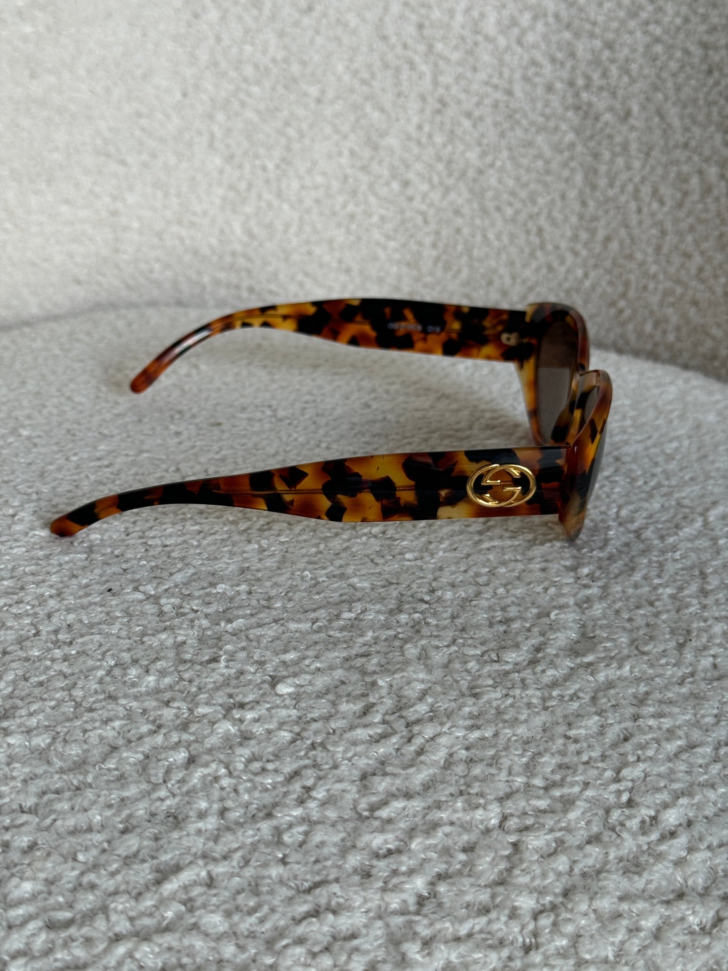 2000s Gucci Tortoise Cateye Sunglasses | O/S, Multicoloured
