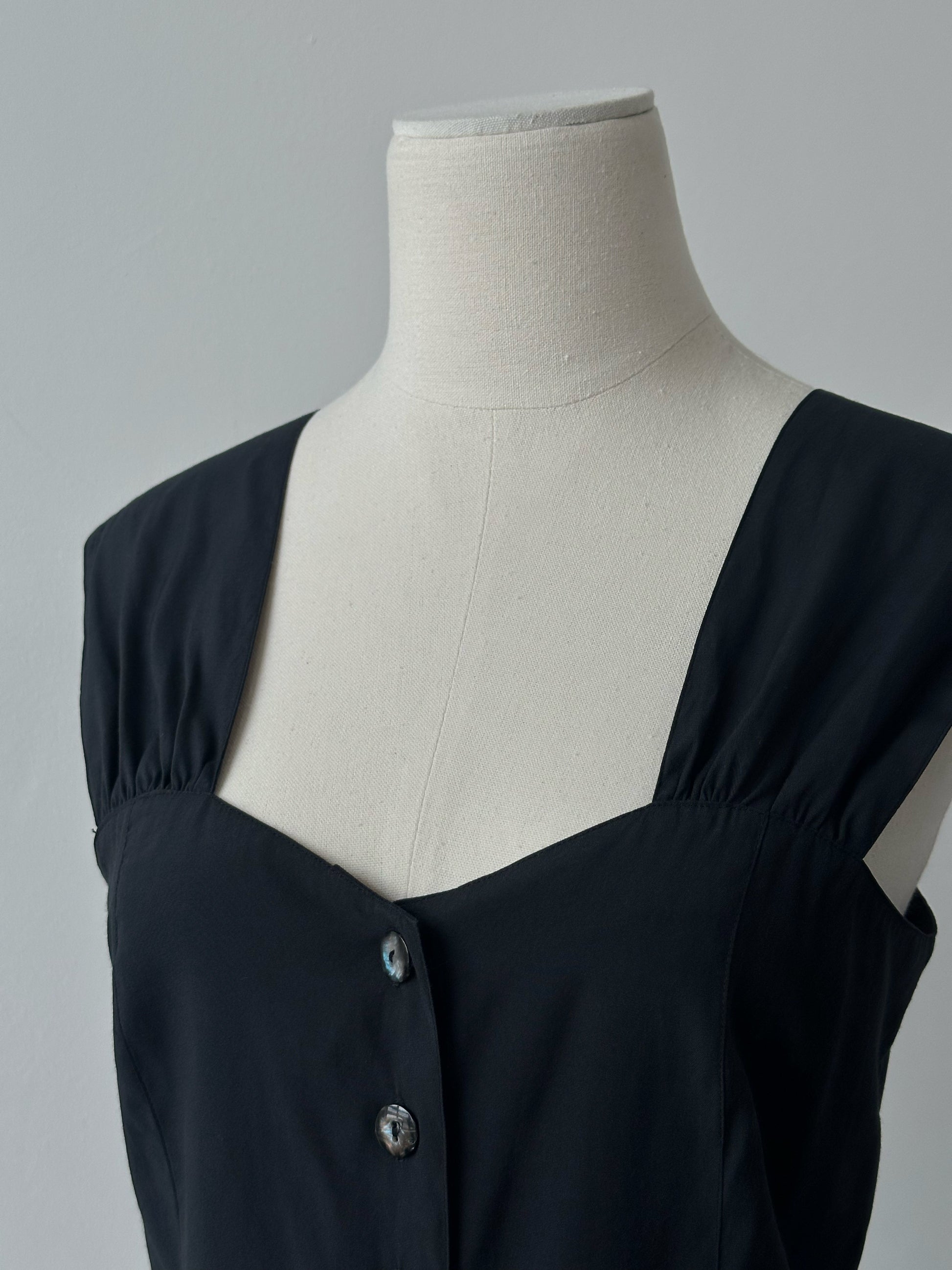 Vintage 1990s button-down sweetheart neckline top in size small, featuring a classic collar and vintage fabric detail.