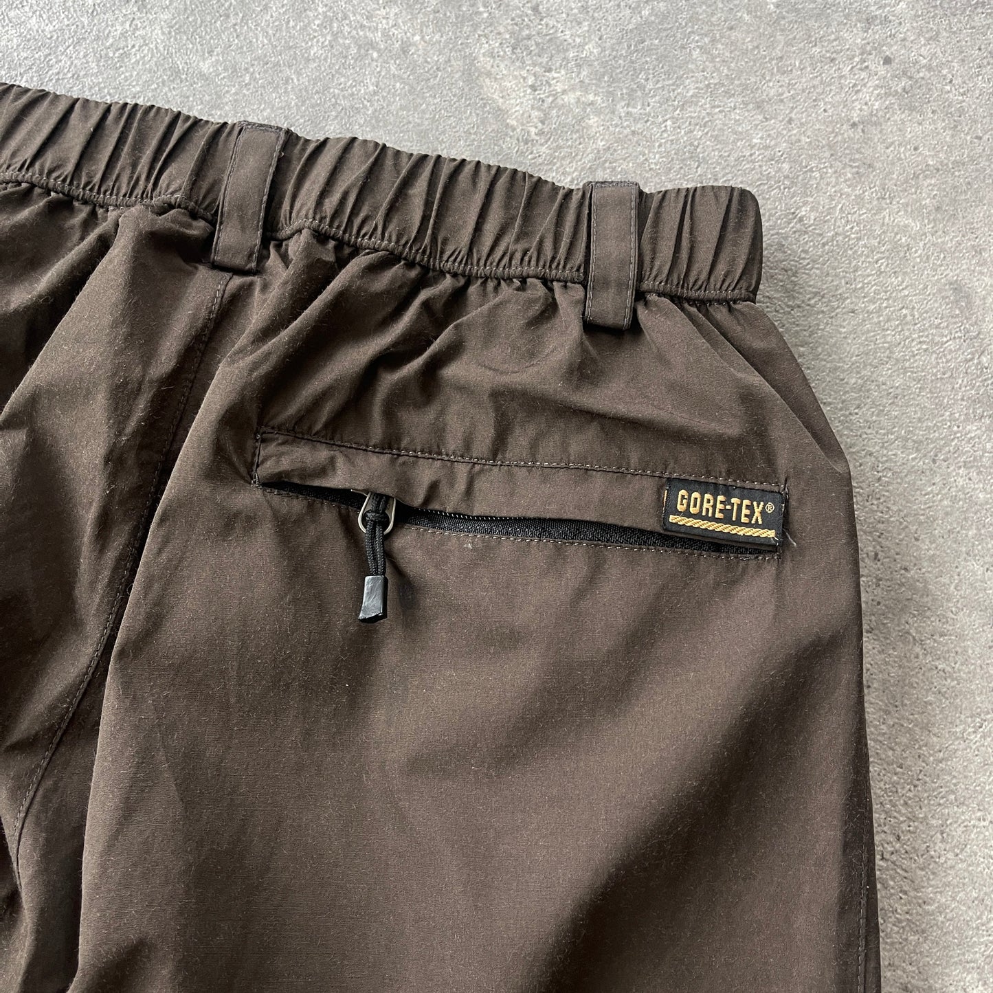 Arc’teryx RARE 2000s goretex technical trousers (S)